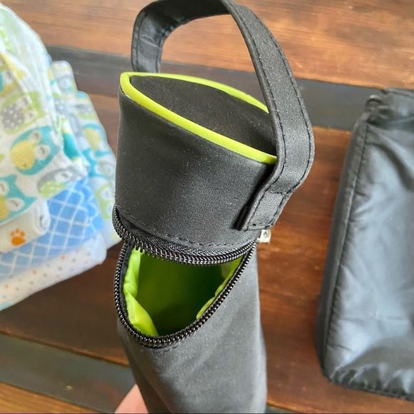 Newborn Bundle  Receiving Blankets Insulated bottle Carrier - Picture 4 of 7